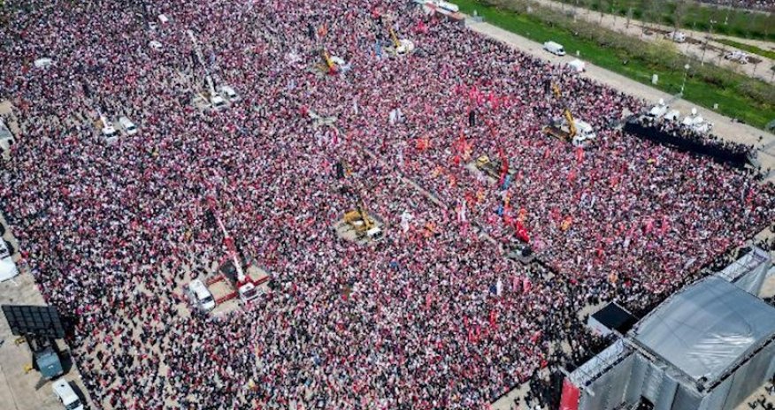 Türkiyədə İmamoğluya görə 2,2 milyonluq mitinq