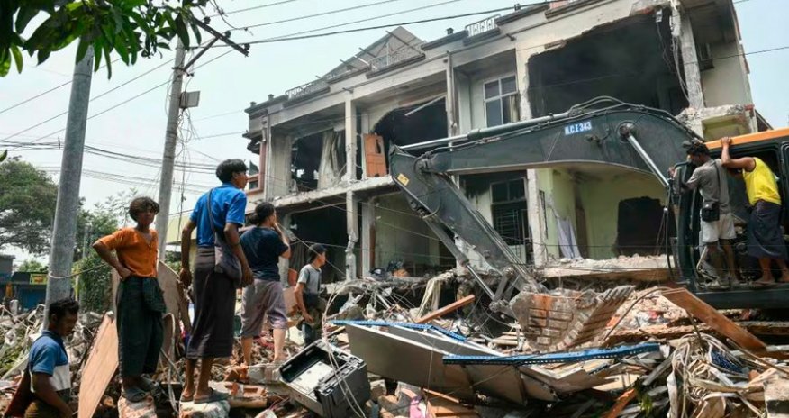 Число погибших из-за землетрясения в Мьянме превысило 1,7 тыс.