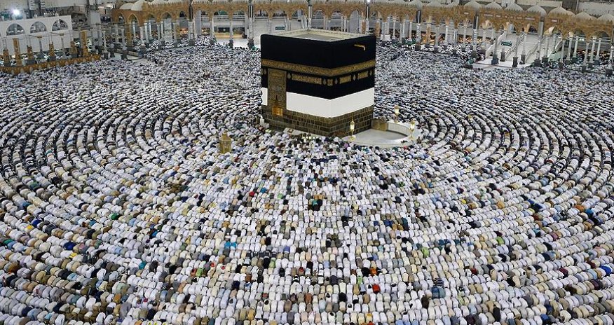 Məkkədə 4 milyondan çox müsəlman bayram namazı qılıb