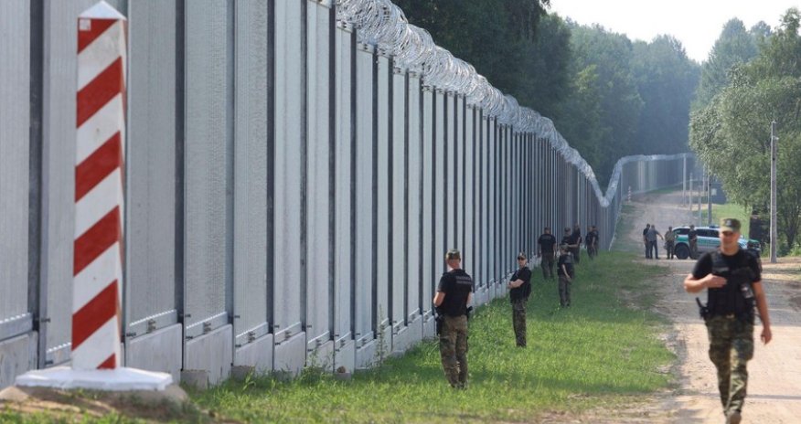 В Польше завершили модернизацию барьера на границе с Беларусью