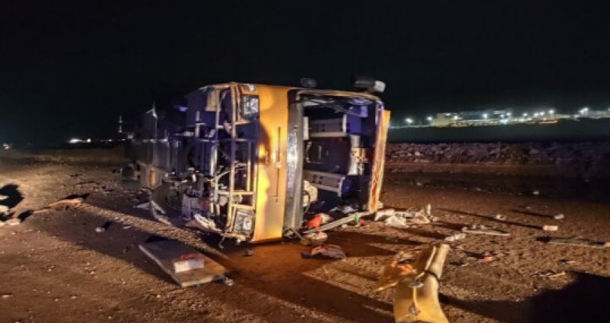 
İranda avtobus aşıb,ölənlər var