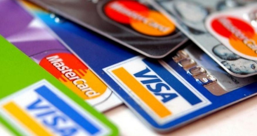 Azərbaycanda ödəniş kartlarının sayı artıb