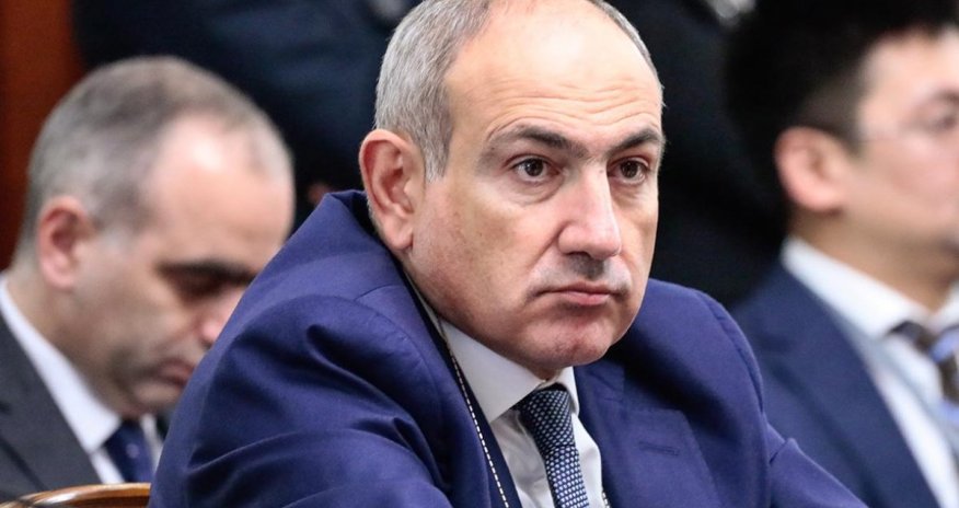 Paşinyan sürücülük vəsiqəsini imtahansız alıb