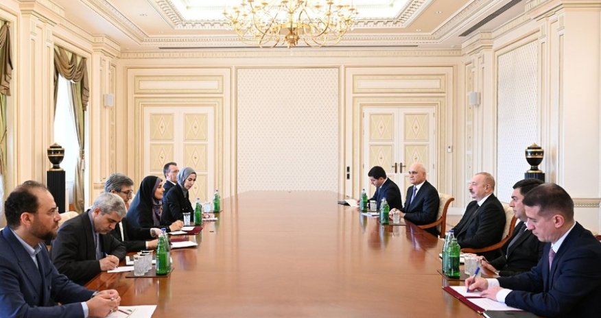 İlham Əliyev İranın yol və şəhərsalma nazirini qəbul edib