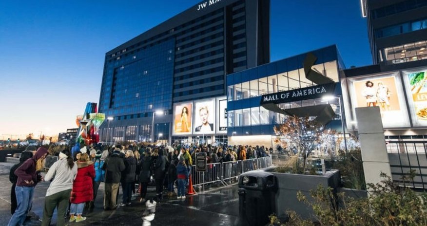 Трамп вводит пошлины, а американцы штурмуют магазины