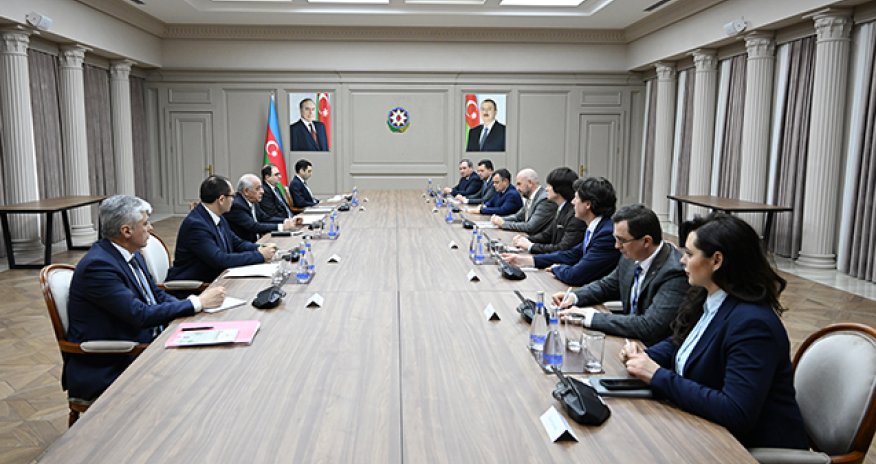 Əli Əsədov moldovalı həmkarı ilə görüşüb