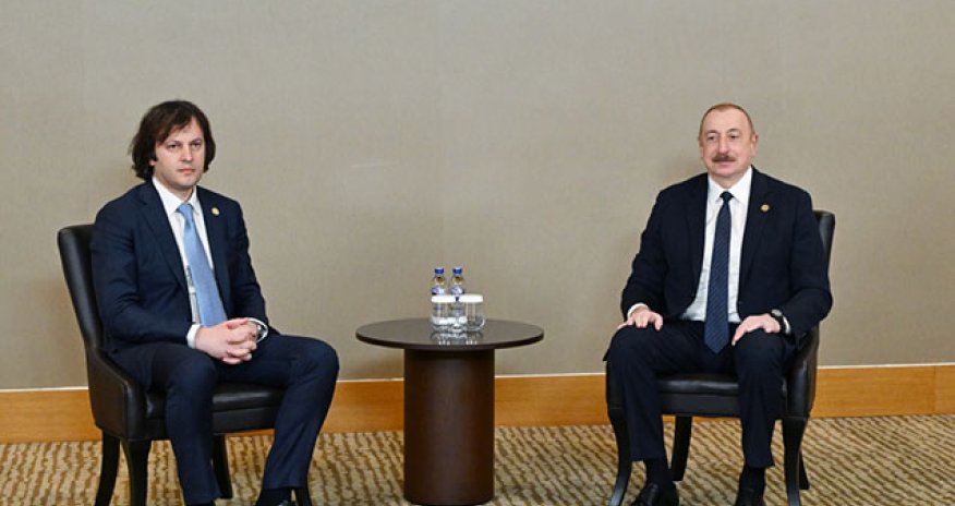 İlham Əliyev Antalyada Kobaxidze ilə görüşüb