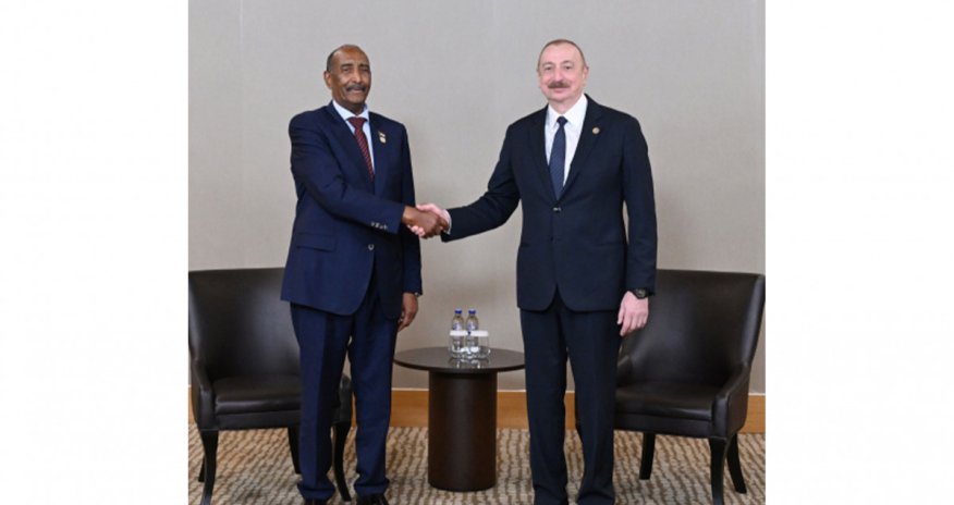 Prezident Sudanın Suveren Keçid Şurasının Sədri ilə görüşüb