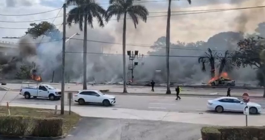 ABŞ-da təyyarə hava limanı yaxınlığında qəzaya uğrayıb - Video