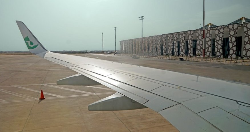 В Марокко самолет приземлился за пределами ВПП, пострадали члены экипажа