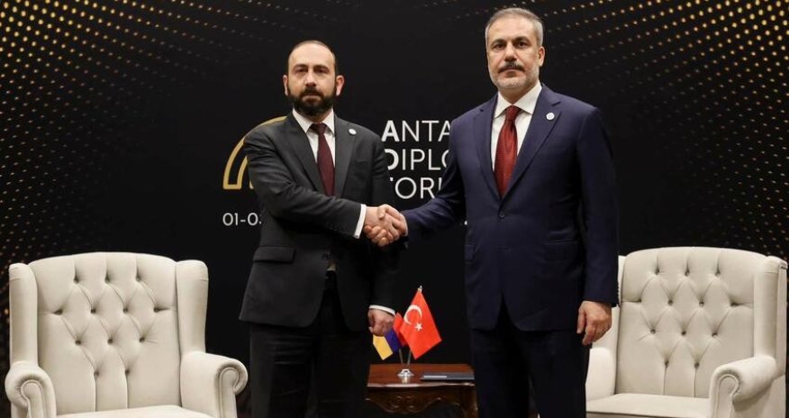 Antalyada Ermənistan və Türkiyə xarici işlər nazirlərinin görüşü başlayıb