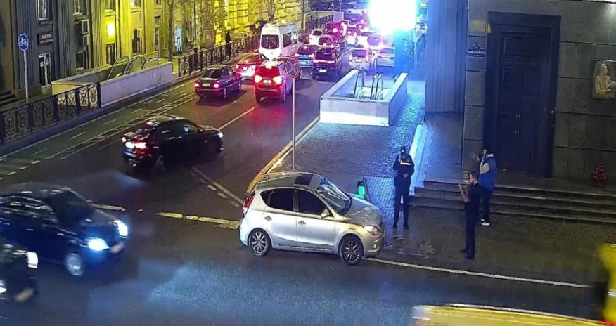 Bakıda qəza nəticəsində işıqfor yararsız vəziyyətə düşüb