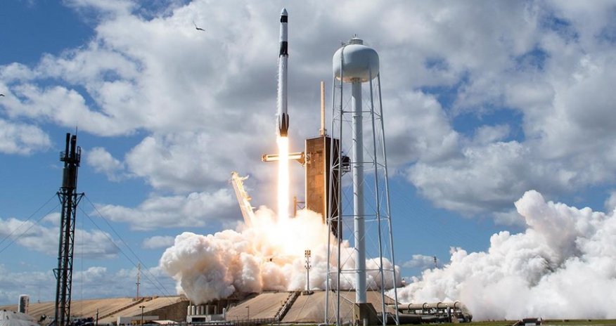 Ракета SpaceX вывела на орбиту группу разведывательных спутников США