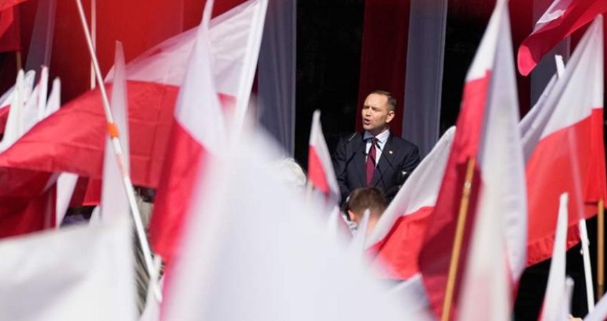 В центре Варшавы прошел многотысячный марш оппозиции