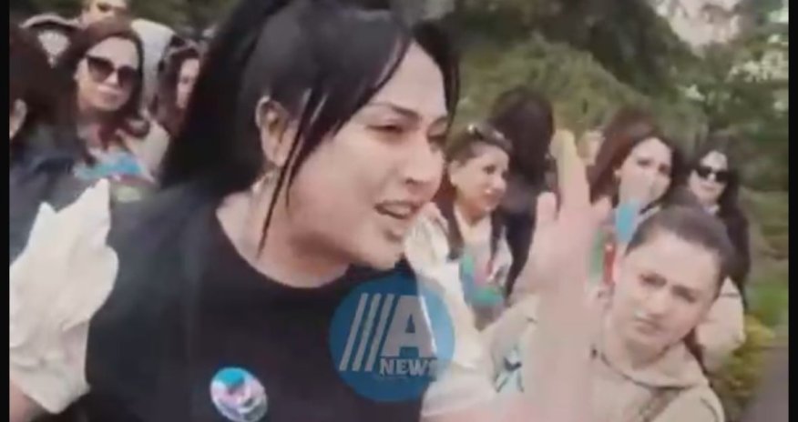 Bakıda sertifikasiya imtahanından kəsilən müəllimlər etiraz aksiyası keçirirblər- VIDEO