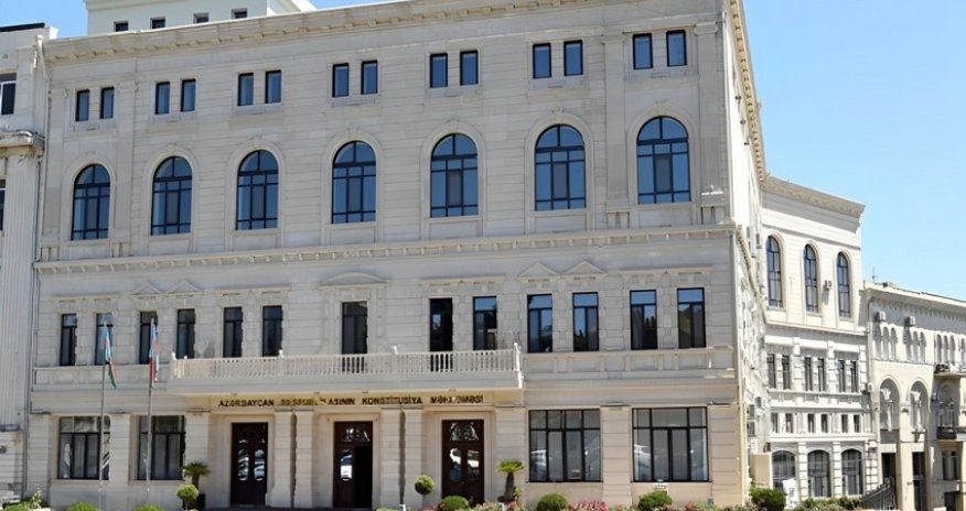 Yeni təyin olunmuş hakim Xanlar Vəliyev kollektivə təqdim edilib