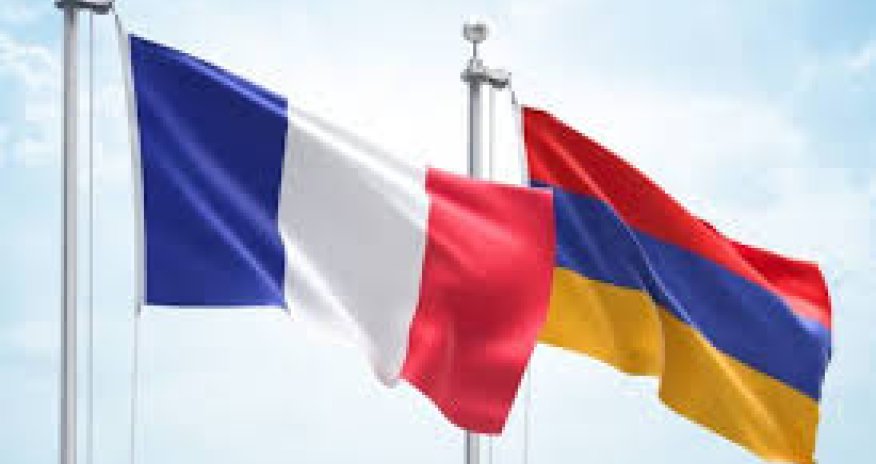 Главы МИД Армении и Франции обсудили ситуацию на Южном Кавказе