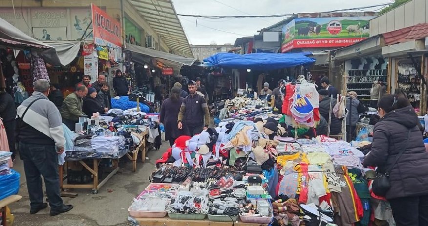 Bakıda bu bazarın ətrafında küçə ticarəti yığışdırılıb