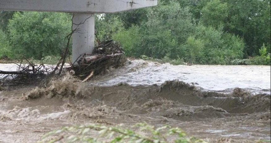 Bu çaylardan sel keçir