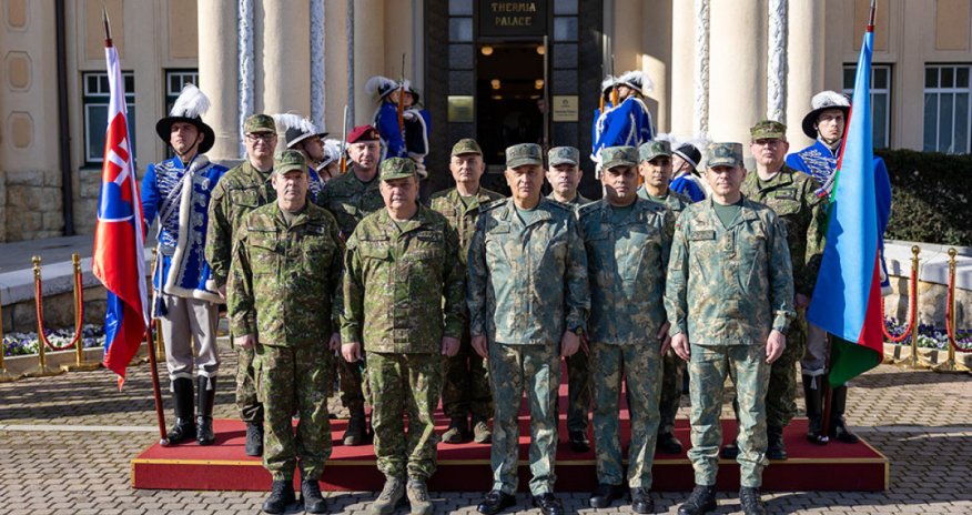 Azərbaycanın Baş Qərargah rəisi Slovakiyada səfərdədir