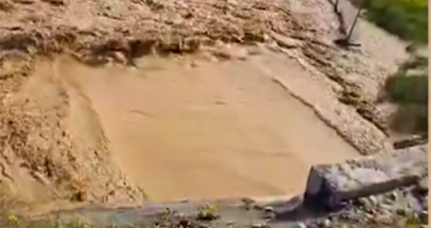 Ödənişli yolu da su basıb- Video