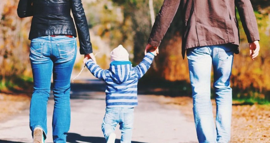 İndiyə kimi 44 uşaq himayədar ailələlərə verilib