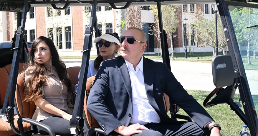 İlham Əliyev və xanımı &ldquo;Sea Breeze&rdquo; istirahət mərkəzinin ərazisində layihələrlə tanış olublar