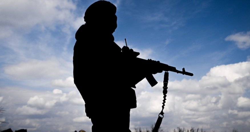 100 российских военных пытались сбежать из части