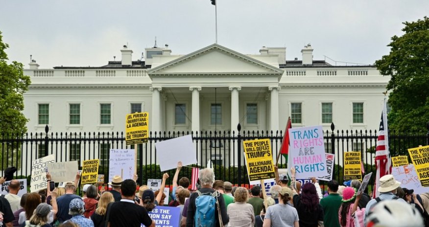 В США прошли протесты против политики Трампа