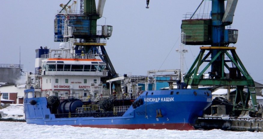 Разлив нефти из российского нефтетанкера