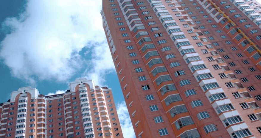 25-ci mərtəbədən yıxılan qız sağ qalıb