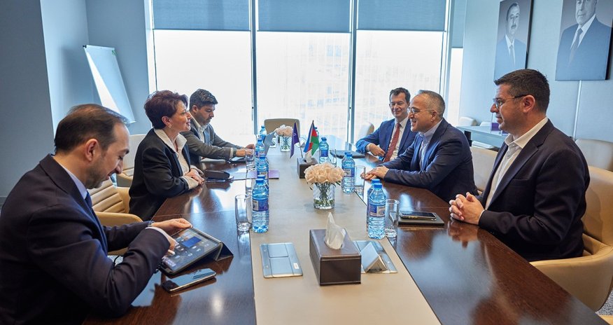 
Azercell və UiPath Azərbaycanda biznesin avtomatlaşdırılması və süni intellektin tətbiqi sahəsində əməkdaşlığa başlayır