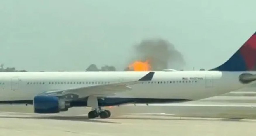 ABŞ-də təyyarə alovlandı, sərnişinlər təxliyə edildi- Video