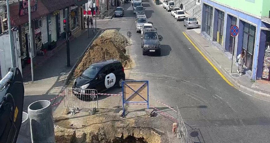 Bakıda bir neçə yolda təmirlə bağlı avtomobillərin hərəkətinə məhdudiyyət qoyulub