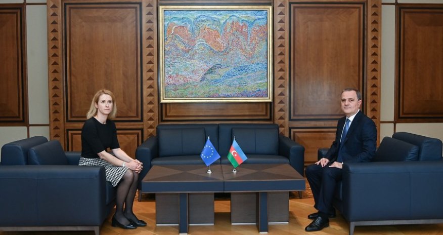 Ceyhun Bayramov Kaya Kallası qarşılayıb, ikitərəfli görüş başlayıb