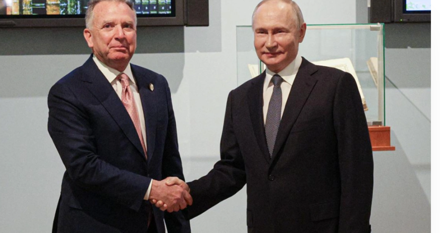 Путин принимает специального представителя президента США в Кремле