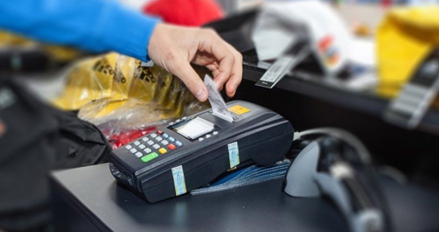 Ölkədə nağdsız əməliyyatların həcmi artıb