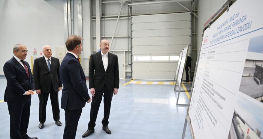 Əliyev Sumqayıt Kimya Sənaye Parkında bir sıra müəssisələrin açılışını edib