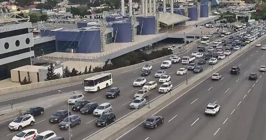 Bəzi yollarda tıxac var - Siyahı