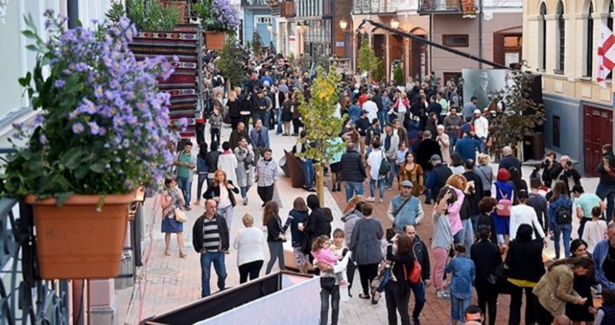 Иностранным гражданам могут ограничить работу в Грузии