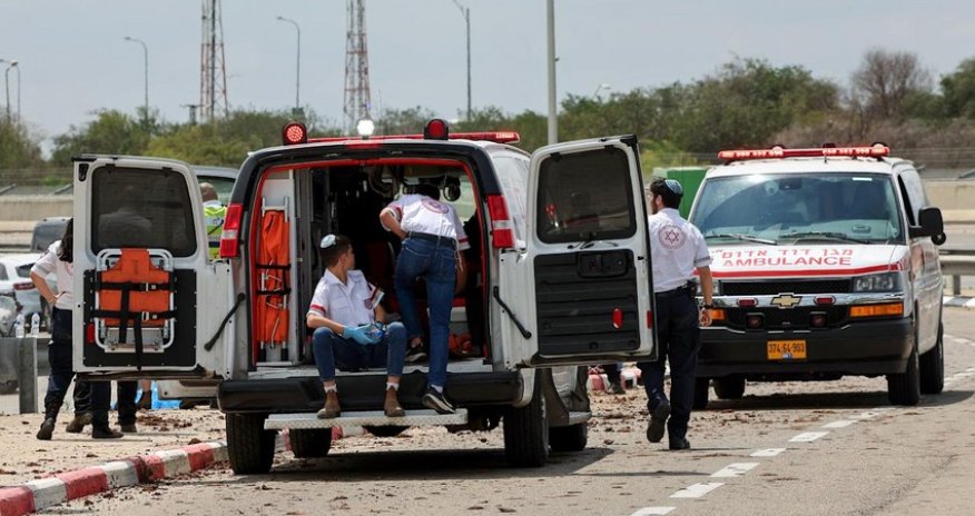 При ракетном обстреле аэропорта Бен-Гурион пострадали восемь человек