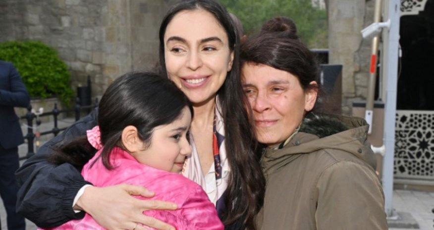 Leyla Əliyeva və Arzu Əliyeva Beynəlxalq Xalça Festivalını ziyarət ediblər