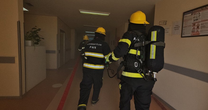 Bakıda hosteldə yanğın olub