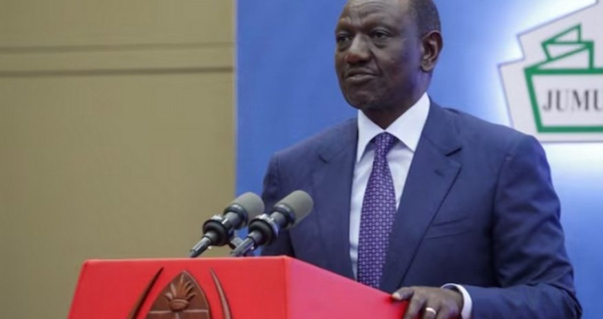 Keniya prezidentinə çıxışı zamanı ayaqqabı atılıb