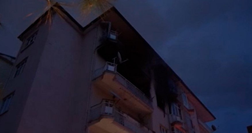 В Турции 11 человек отравились дымом при пожаре в жилом доме