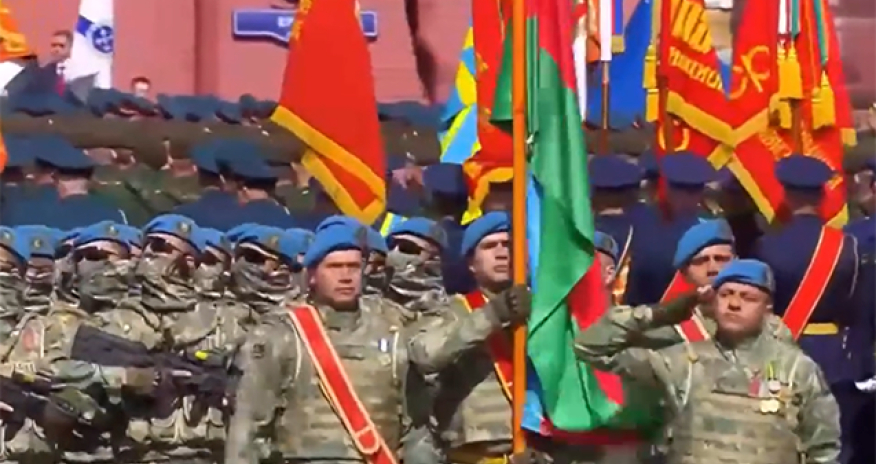 Azərbaycan hərbçiləri Moskvada Qələbə paradında keçid edib - Video