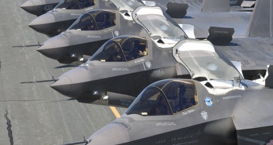 Америка перебросила в Японию эскадрилью истребителей