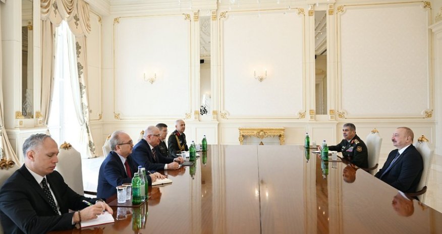 Azərbaycan Prezidenti Türkiyənin milli müdafiə nazirini qəbul edib