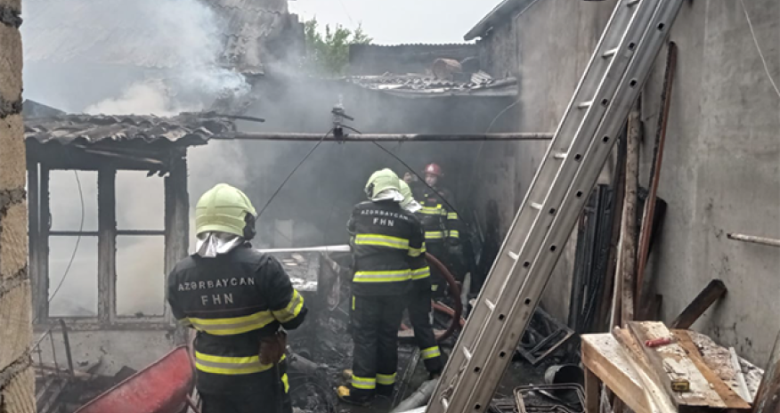 Gəncədə ev yanıb - Video