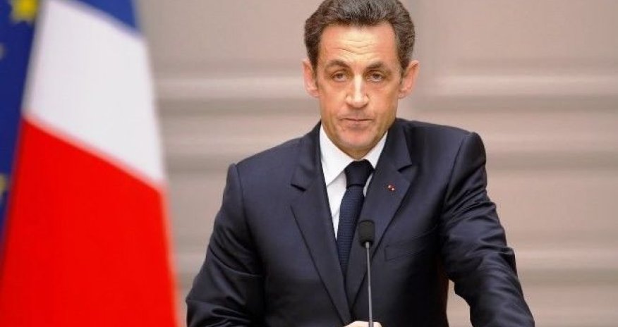 Sarkozi ev dustaqlığından azad edilib
